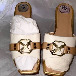 Donald J Pilner Stylish White and Tan Women's Shoes